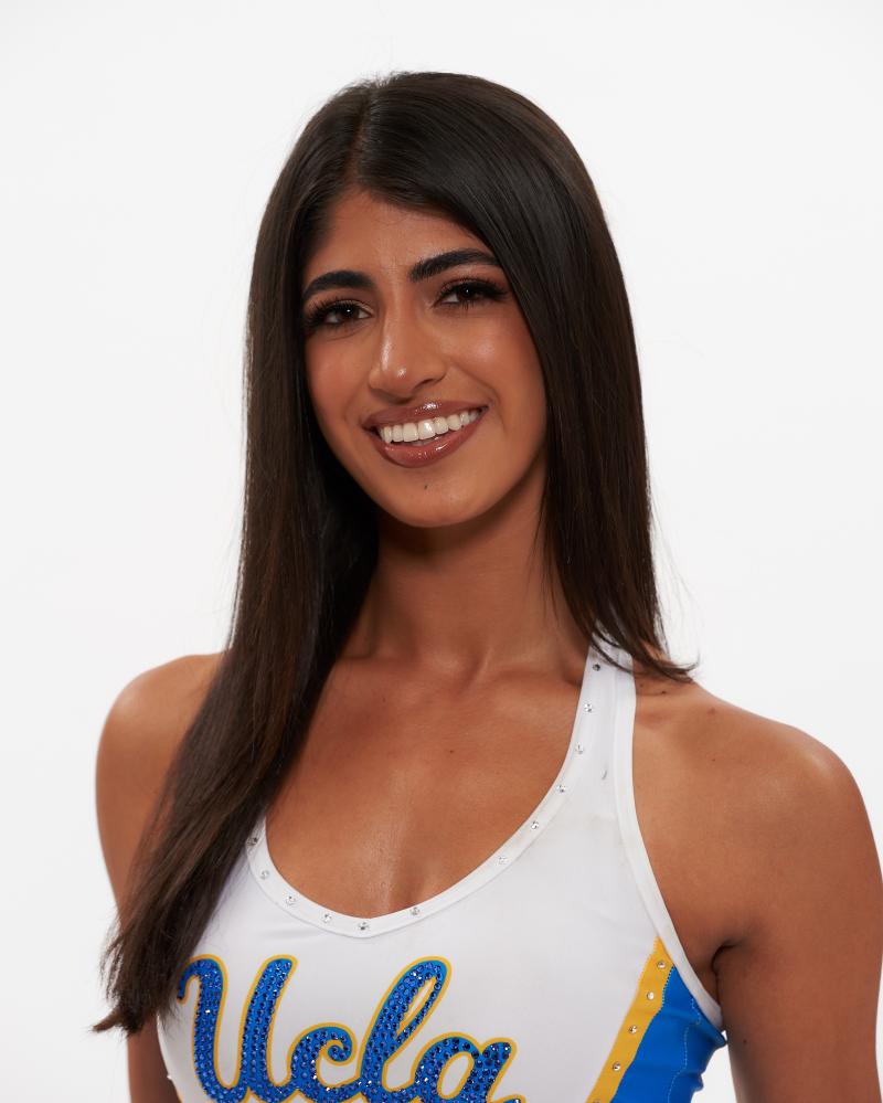 getting ready to cheer on UCLA basketball 🤝 #ucla #uclabasketball