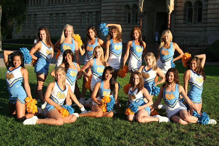 the 2007 Squad in front of Powell Library