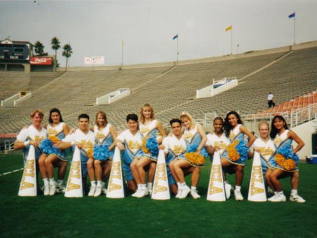 the 1994-95 Squad on the football field